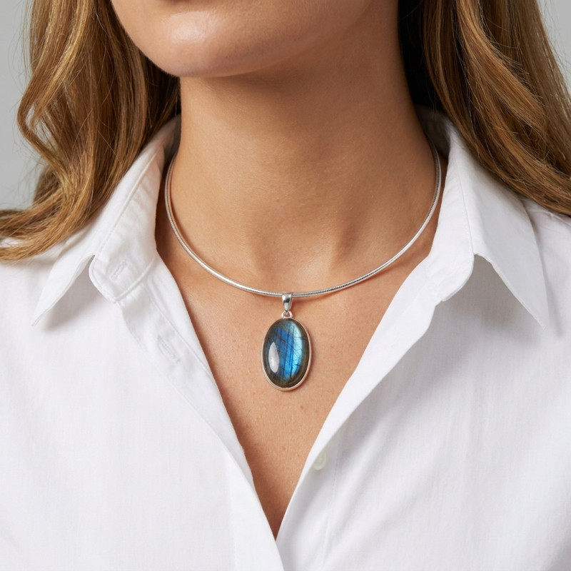 Pendentif Argent 925 Labradorite Ovale 20x32mm porté