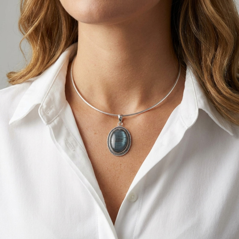 Pendentif Argent 925 Labradorite Ovale 25x18mm porté