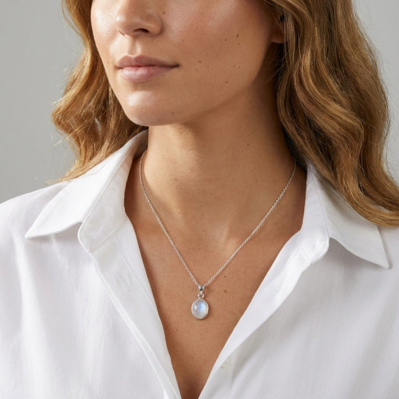 Pendentif Argent 925  Labradorite Ovale facettée 11x9mm porté