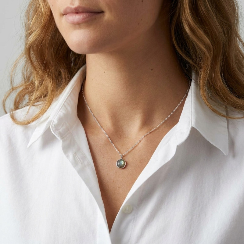 Pendentif Argent 925  Labradorite Ronde facettée 8mm porté
