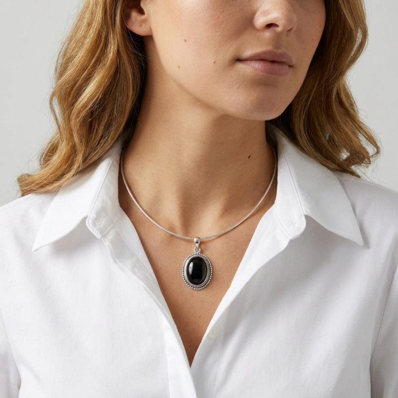 Pendentif Argent 925 Onyx Cabochon Ovale 20x15mm porté