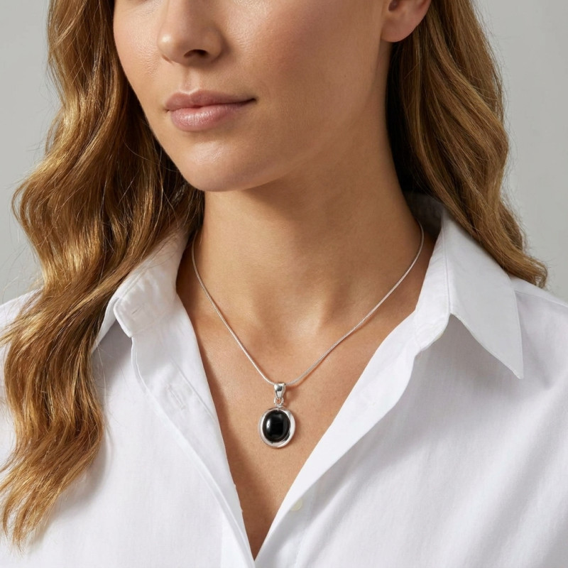 Pendentif Argent 925 Onyx Ovale 12x10mm porté