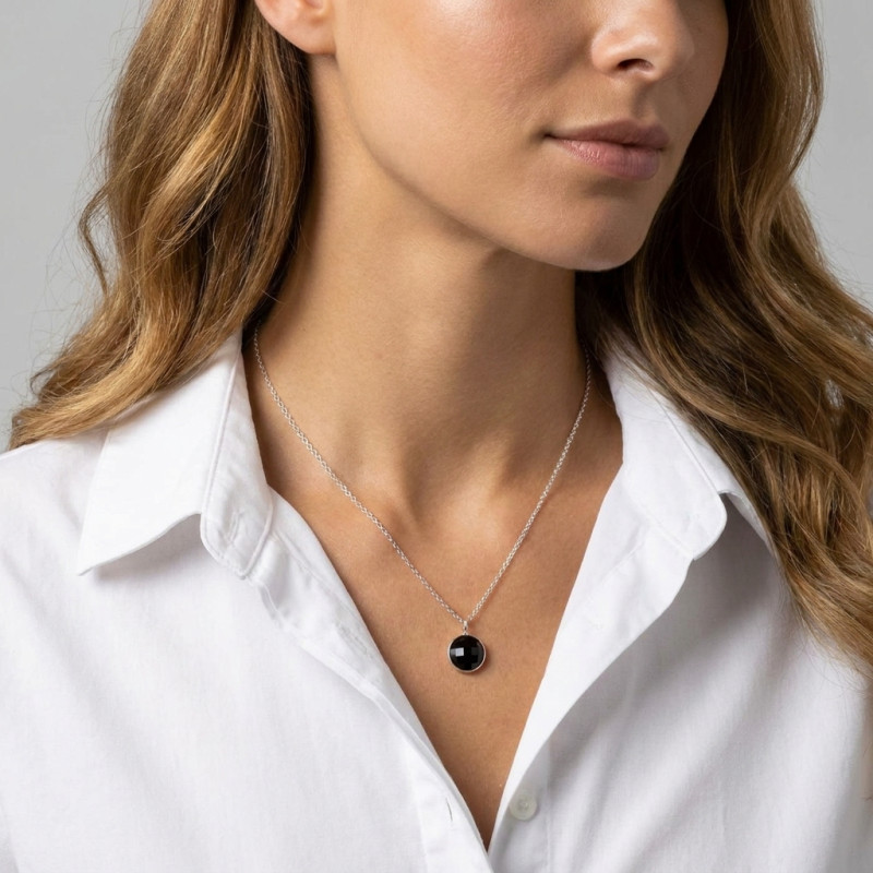 Pendentif Argent 925  Onyx Rond facetté 8mm porté