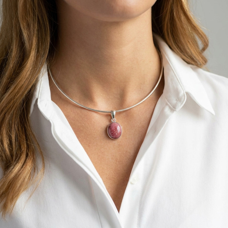 Pendentif Argent 925 Rhodonite Cabochon Ovale 14x12mm porté