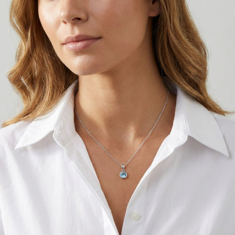 Pendentif Argent 925 Topaze Bleue Traitée 6mm porté