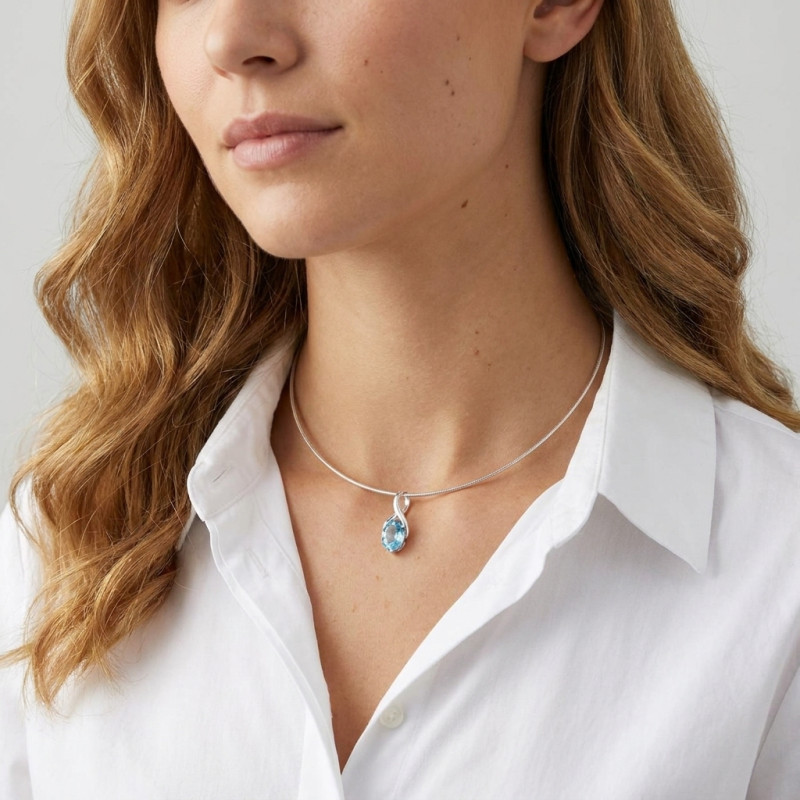 Pendentif Argent 925 Topaze Bleue Traitée porté