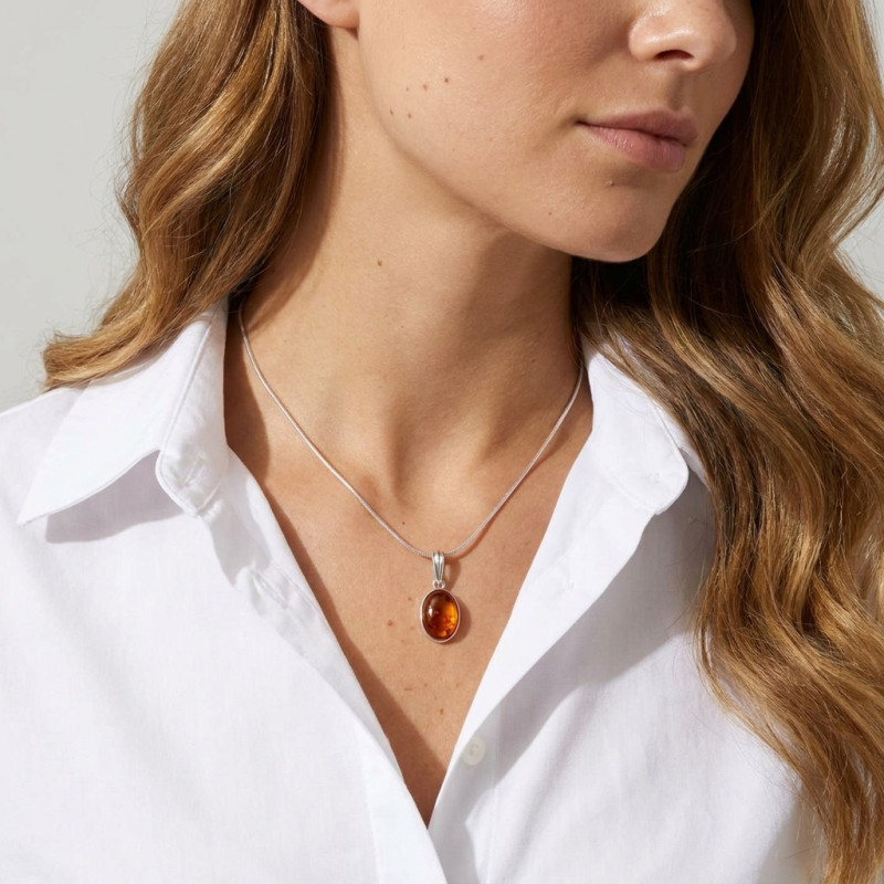 Pendentif Argent Ambre Ovale 12x8mm porté