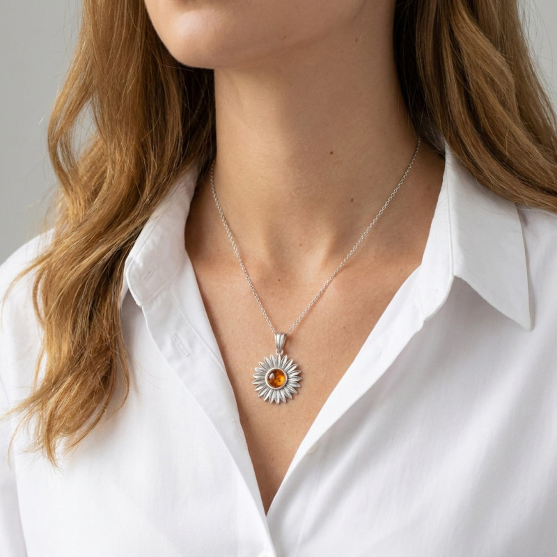 Pendentif Argent Ambre Tournesol porté