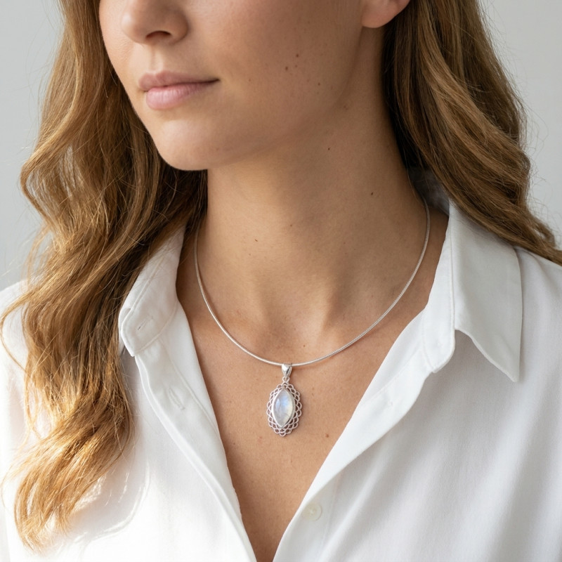 Pendentif Argent Labradorite Navette 16x8mm porté