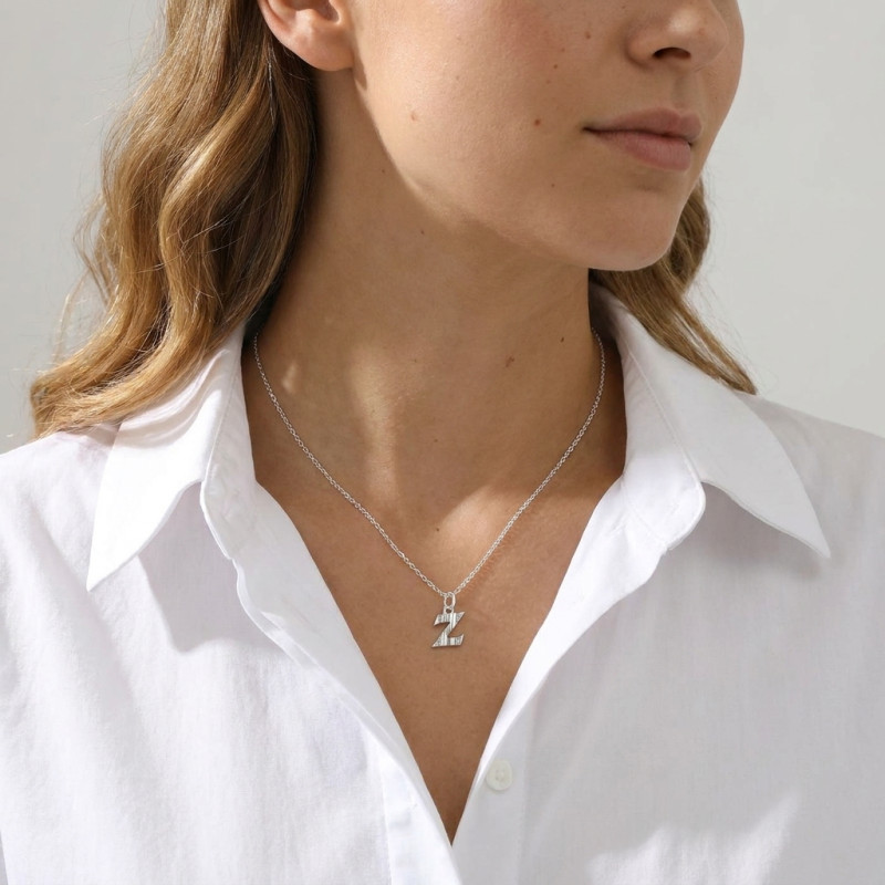 Pendentif Argent  Lettre Z - Initiale Z porté