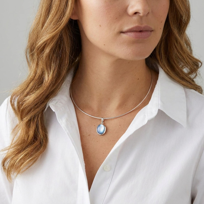 Pendentif Argent  Nacre Blaue porté