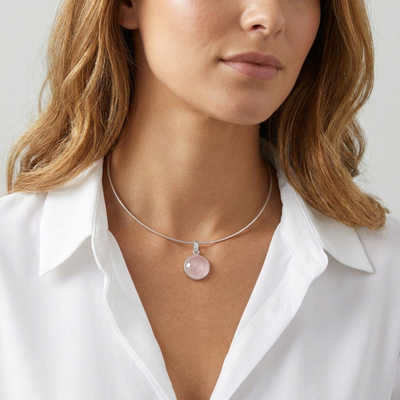 Pendentif Argent Quartz Rose Rond 20mm porté