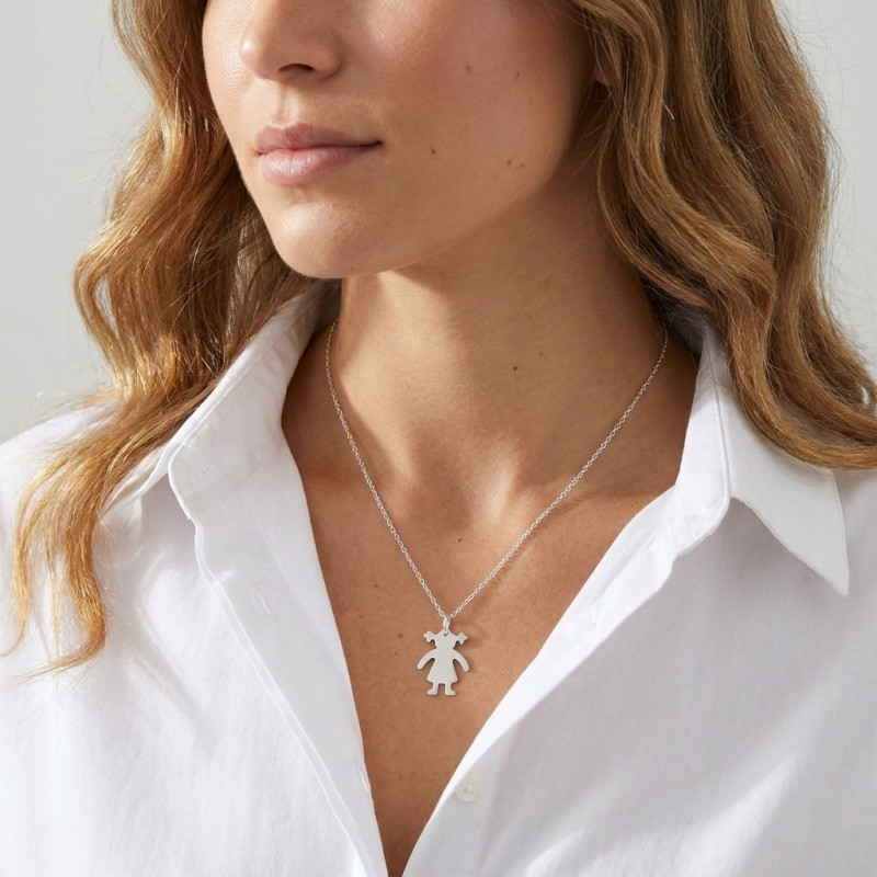 Pendentif Argent Silhouette Fille porté