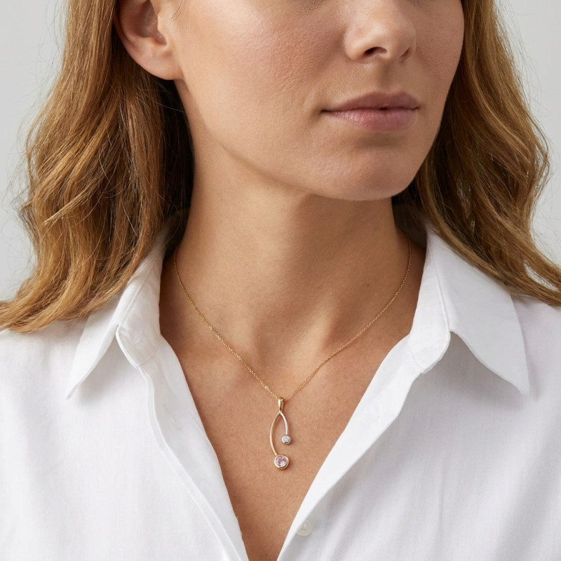 Pendentif Branches 2 Ors Saphir Rose et Diamant porté