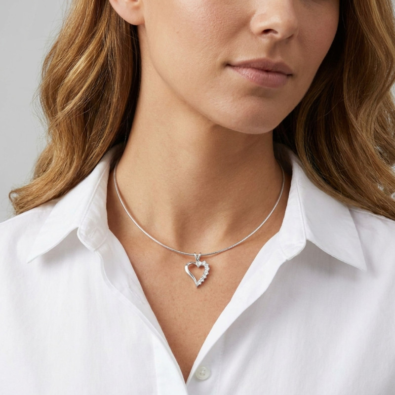 Pendentif Coeur Argent Topaze Bleue Traitée porté