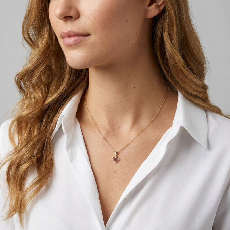 Pendentif Coeur Or jaune 375 et Améthyste porté
