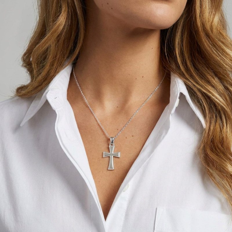Pendentif Croix Argent Rhodié 34x18mm porté