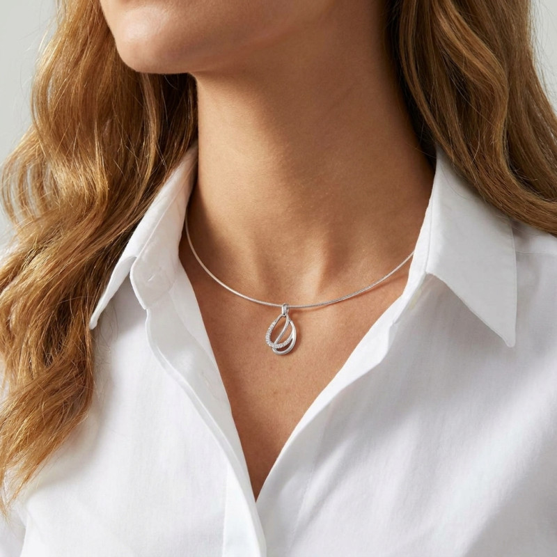 Pendentif en Argent 925 rhodié et oxyde de zirconium porté