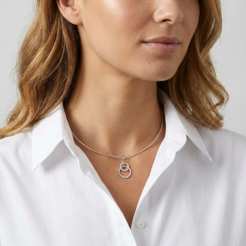 Pendentif en Argent 925 rhodié et oxyde de zirconium porté