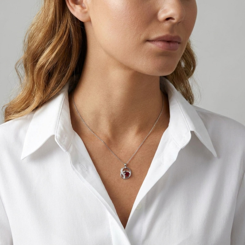 Pendentif Entrelacé en Argent 925 Rhodié Grenat et Oxydes porté