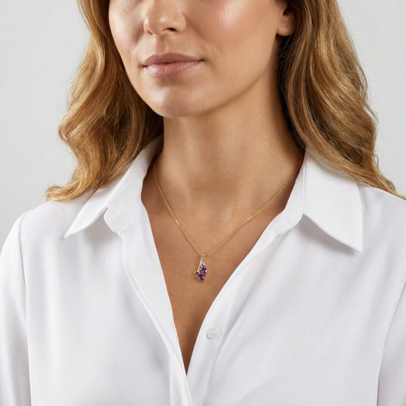 Pendentif Feuille Or jaune 375 Améthyste et Diamant porté