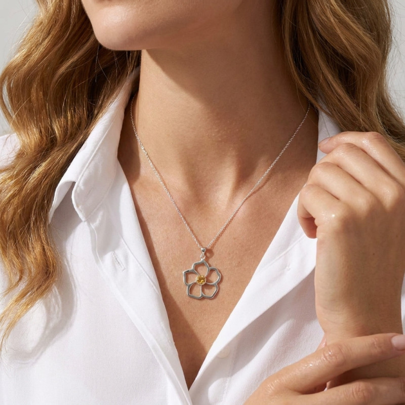 Pendentif Fleur Argent 925 et Citrine porté