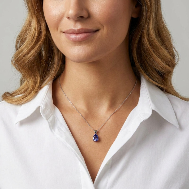 Pendentif Or Blanc 750 Tanzanite AAA Poire 10x7mm porté