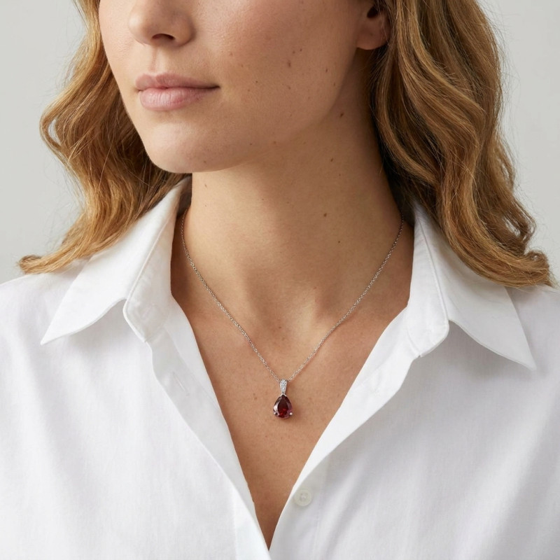 Pendentif Or Blanc 750 Tourmaline Rose Poire 10x8mm et Diamant porté