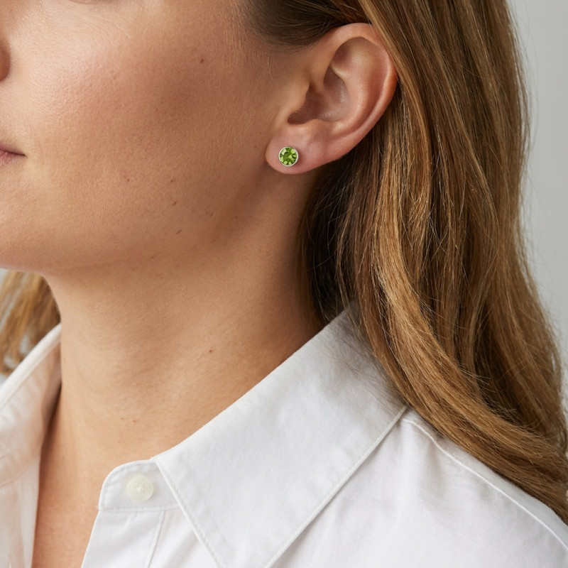 Puces d'oreilles  Argent 925 Péridot 5.5mm porté