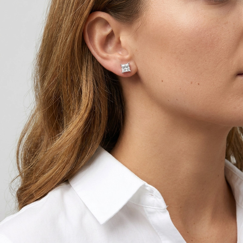 Puces d'oreilles Argent Oxydes de zirconium Carrés 5mm porté