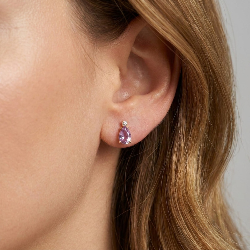 Puces d'oreilles Or Jaune 750 Améthyste Poire 6x4mm et Oxyde de zirconium porté