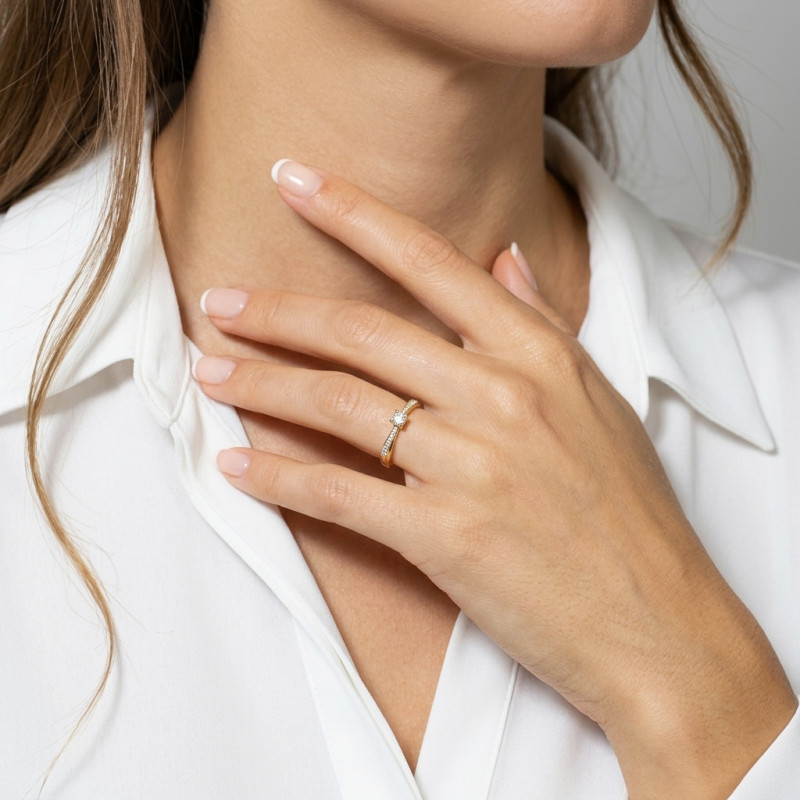 Solitaire Or Jaune  Diamant  0.16 carats porté