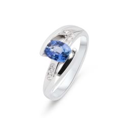 Bague Or Blanc 750 Saphir de Ceylan Ovale 7x5 et Diamant