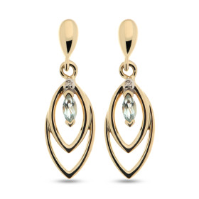 Boucles d'oreilles pendantes en Or Jaune 375 Topaze Bleue Traitée et Diamant. Les Topazes Bleues sont taillées en forme de...