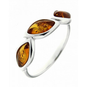 Bague Ambre 3 Navettes sur Argent 925. Bague en Argent 925 et Ambre couleur cognac. Cabochons d&#39;ambre taillés en navet...