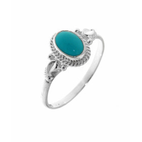 Bague avec une monture très travaillée. Cette jolie petite bague est sertie d'une Turquoise reconstituée ovale. La pierre ...