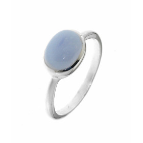 Bague Argent 925 et Calcédoine Bleue sertie d'une pierre ovale taille cabochon de 9x7mm. 