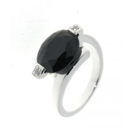 Bague en Argent 925 sertie d'un Oxyde de Zirconium Noir. Dimensions de la pierre : 12x10mm