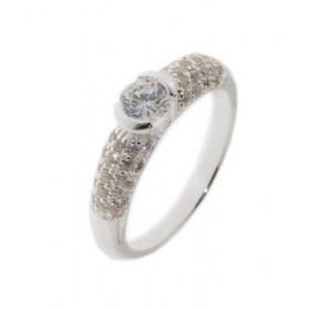 Bague Argent 925 Oxyde Zirconium Pierre centrale 5 mm diamètre Pavage d oxydes zirconium sur les cotés Largeur sur doigt (...