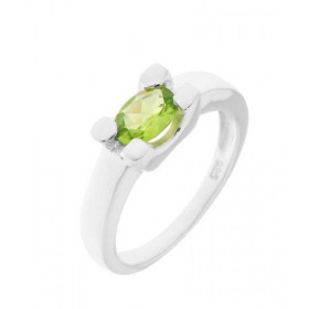Bague Péridot Argent Pierre ovale 7x5mm sertie par 4 grosses griffes Largeur monture (sur doigt, vue dessus) : 6,5mm