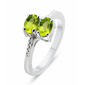 Bague Argent Rhodié 2 Péridots ovales 6x4mm Bague sertie deux pierres ovales 6x4mm Pierres serties à griffes Largeur bague...