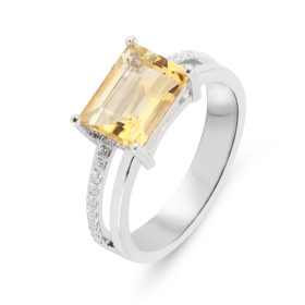 Bague Argent Rhodié 925 composé d une citrine forme rectangulaire 7x9mm 10 oxydes zirconium chaque côtés Largeur bague (su...