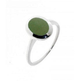 Bague de style classique sertie d'une pierre ovale. La pierre est taillée en cabochon , elle mesure 9x7mm. Monture solitai...