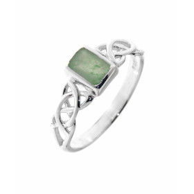 Bague au style celtique sertie d une petite pierre rectangulaire La pierre variété Aventurine est taillée cabochon mesure ...