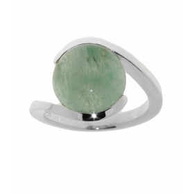 Bague de style moderne sertie d'une pierre ronde. La pierre de varieté Aventurine est taillée en cabochon. Elle mesure 12m...