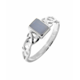 Bague au style celtique sertie d une petite pierre rectangulaire La pierre variété Calcédoine est taillée cabochon mesure ...