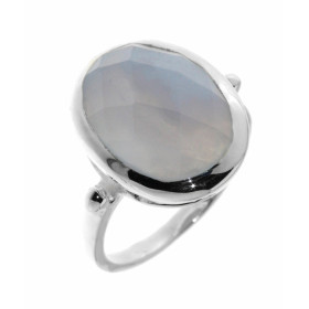 Bague style intemporel sertie d une pierre ovale La pierre varieté Calcédoine est taillée d une manière très originale (ta...
