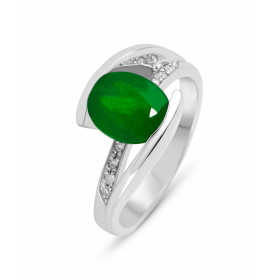  Bague Or Blanc 750 sertie d une émeraude ovale 9x7mm (2 carats) 8 diamants totalisant 0,055 carat Monture solitaire croisé 