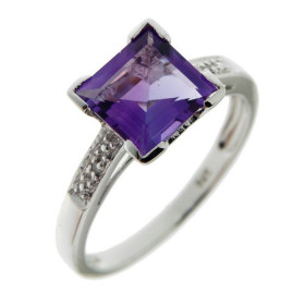Bague or blanc 375 sertie d une améthyste carrée 8x8mm 2 diamants Poids Diamant : 0,01 carats Qualité Diamant : H i2 