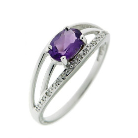Bague Or blanc 375 sertie d une améthyste ovale 7x5mm 5 diamants Largeur bague (sur doigt, vue dessus) : 7,1mm Poids Diama...